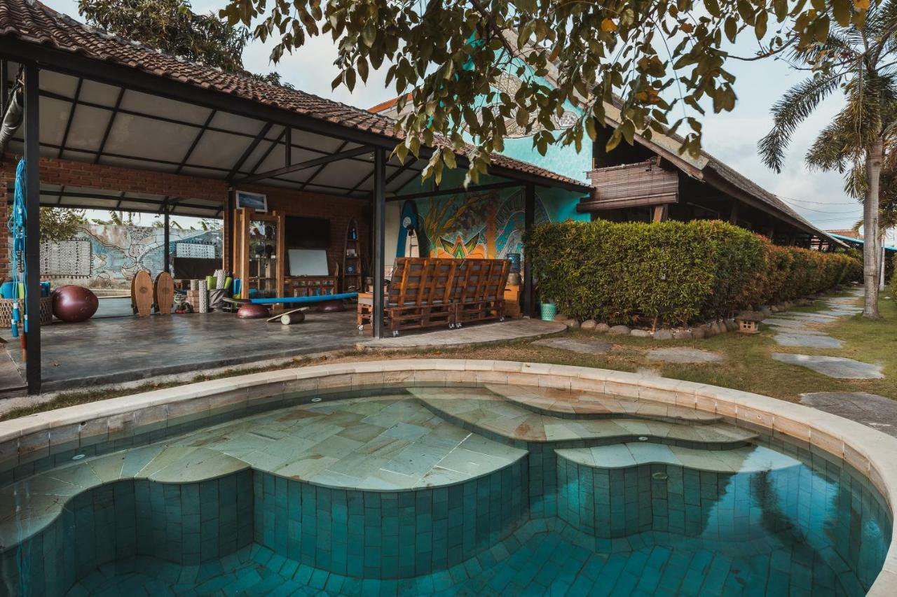 Big Brother Surf Inn Canggu Εξωτερικό φωτογραφία