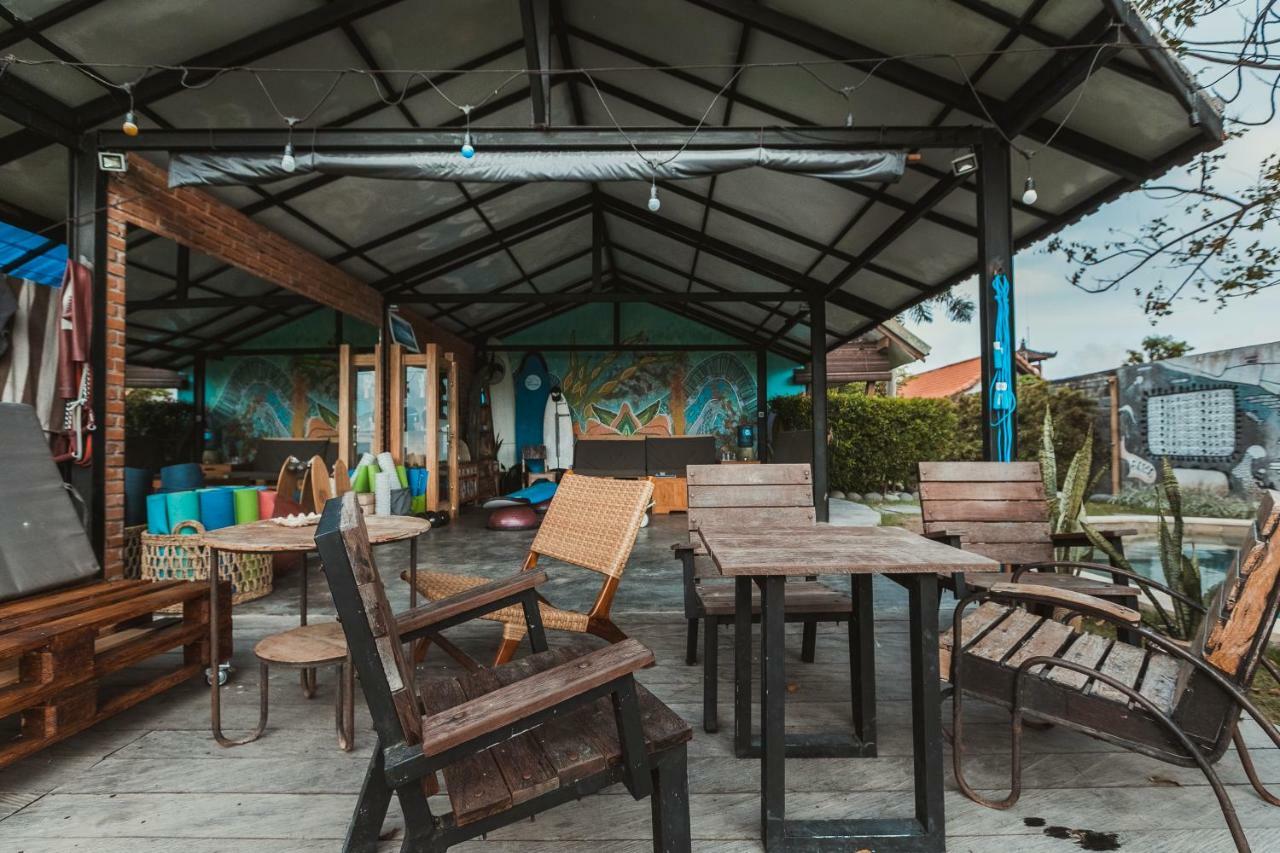 Big Brother Surf Inn Canggu Εξωτερικό φωτογραφία