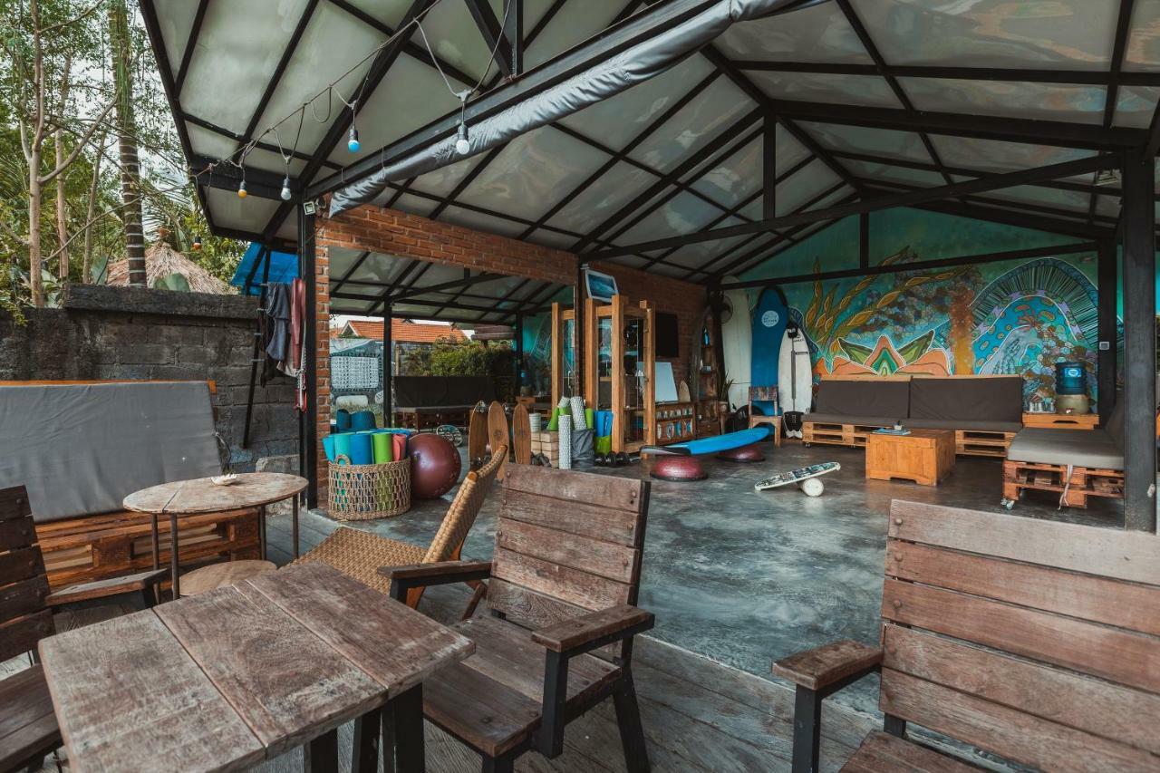 Big Brother Surf Inn Canggu Εξωτερικό φωτογραφία